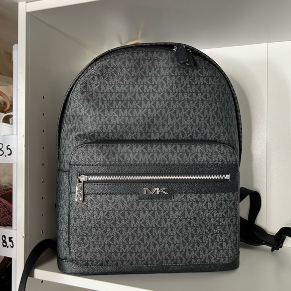 🔥🔥 Michael Kors NEW Gray Monogram Backpack with Leather Accents - Picture 1 of 3